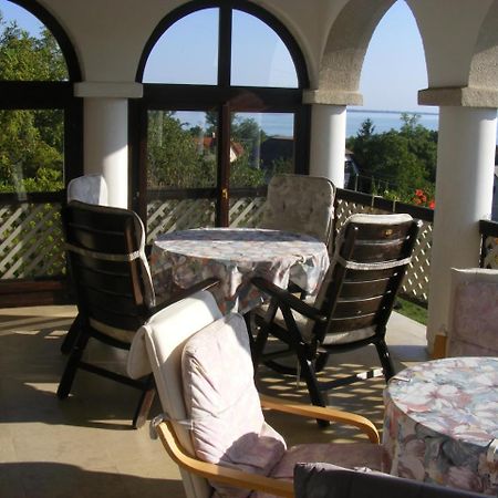 Pigal Panzio Bed & Breakfast Badacsonyors Bagian luar foto