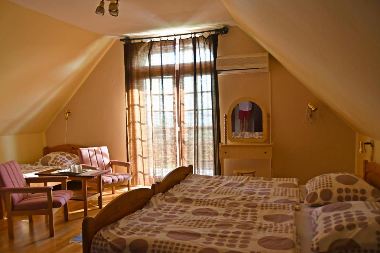 Pigal Panzio Bed & Breakfast Badacsonyors Bagian luar foto