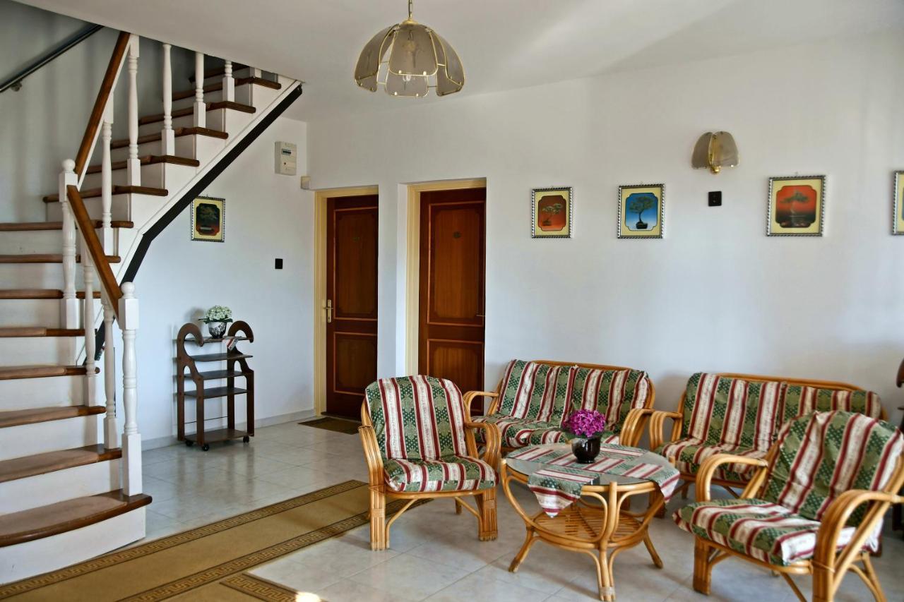 Pigal Panzio Bed & Breakfast Badacsonyors Bagian luar foto