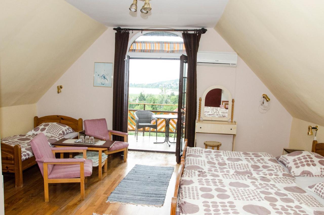 Pigal Panzio Bed & Breakfast Badacsonyors Bagian luar foto